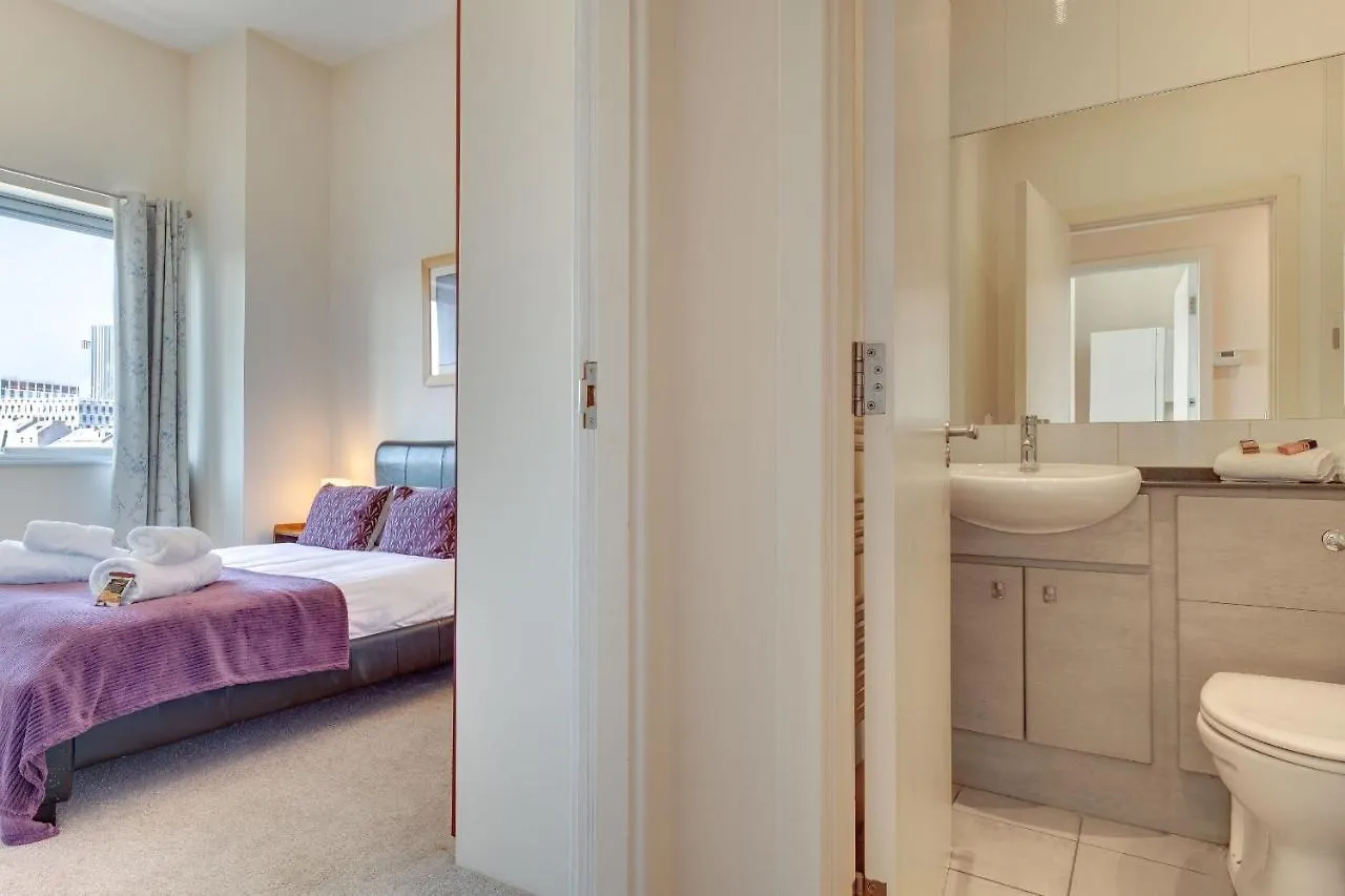 Week2Week Spacious 1Br Newcastle Apartment